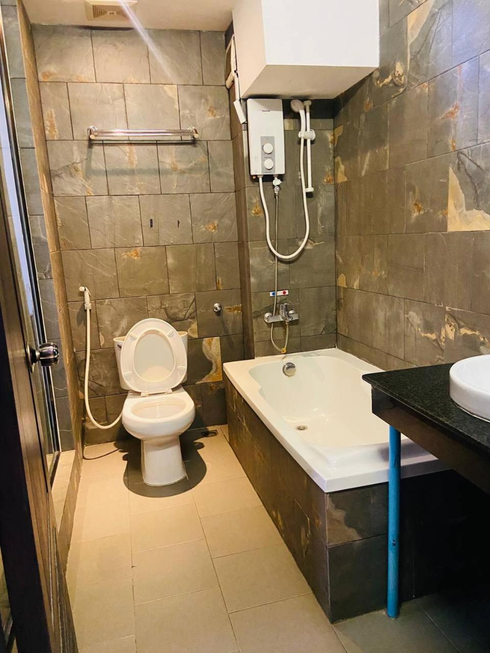 Blue Crystal Boutique Hotel Phnom Penh Ngoại thất bức ảnh